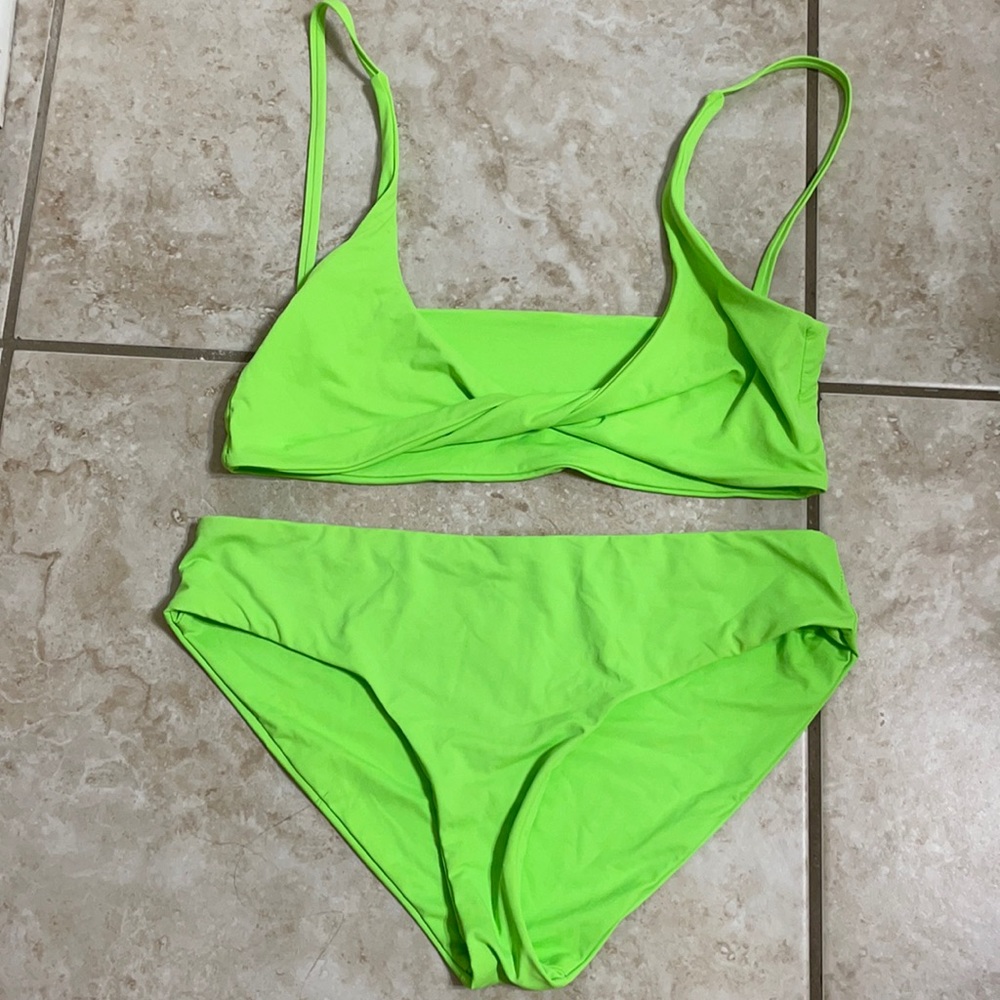 Dippin daisys bikini! Size small!!